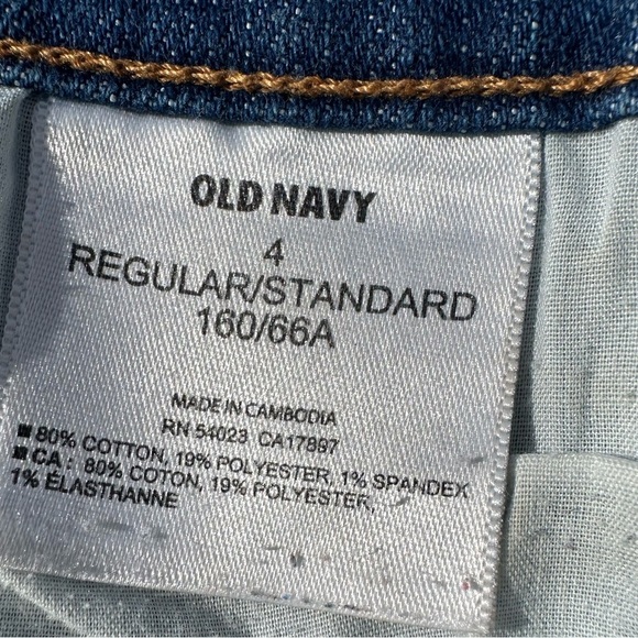 Old Navy Women’s Boyfriend Medium Wash Denim Shorts Size 4 - Picture 5 of 5